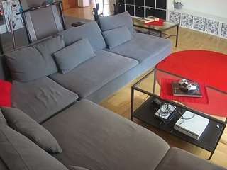 voyeurcam-julmodels-living-3