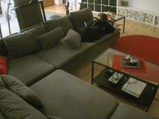voyeurcam-julmodels-living-3 webcam