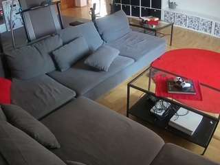 voyeurcam-julmodels-living-3