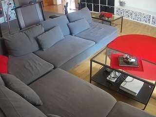 voyeurcam-julmodels-living-3