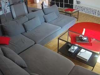 voyeurcam-julmodels-living-3