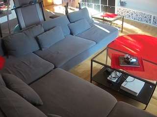 voyeurcam-julmodels-living-3 webcam