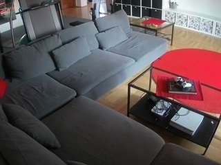 voyeurcam-julmodels-living-3