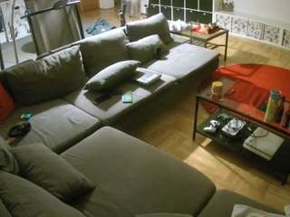 voyeurcam-julmodels-living-3