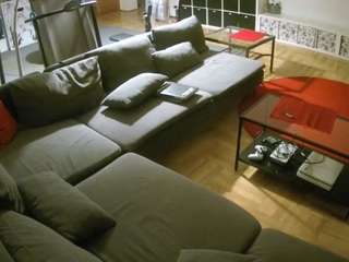voyeurcam-julmodels-living-3 webcam