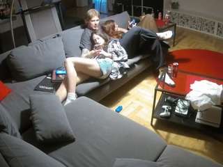 voyeurcam-julmodels-living-3 webcam