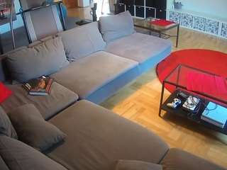 voyeurcam-julmodels-living-3 webcam