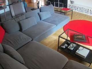 voyeurcam-julmodels-living-3 webcam