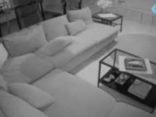 voyeurcam-julmodels-living-3 webcam