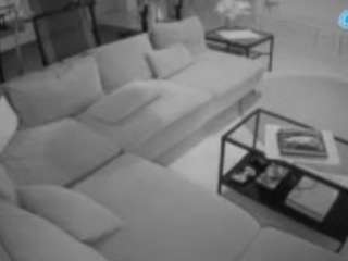 voyeurcam-julmodels-living-3