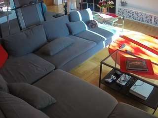 voyeurcam-julmodels-living-3 webcam