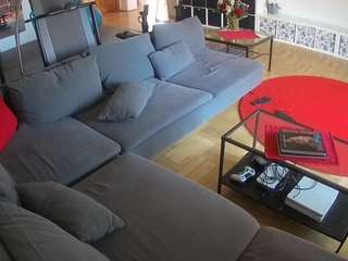 voyeurcam-julmodels-living-3