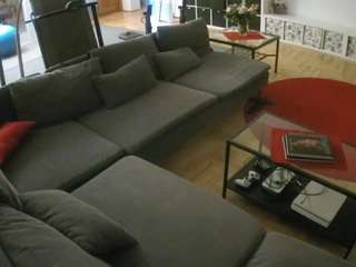voyeurcam-julmodels-living-3