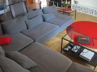 voyeurcam-julmodels-living-3