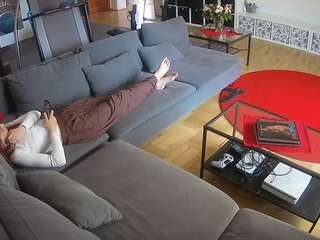 voyeurcam-julmodels-living-3 webcam