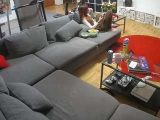 voyeurcam-julmodels-living-3