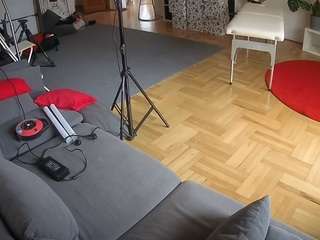 voyeurcam-julmodels-living-3 webcam