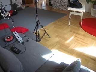 voyeurcam-julmodels-living-3 webcam