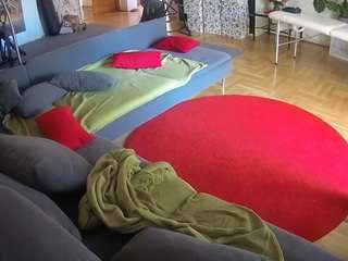 voyeurcam-julmodels-living-3