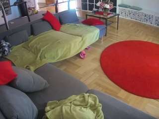 voyeurcam-julmodels-living-3