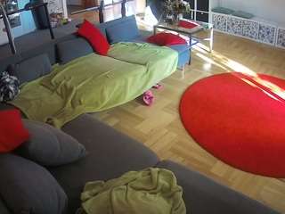 voyeurcam-julmodels-living-3