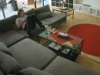 voyeurcam-julmodels-living-3