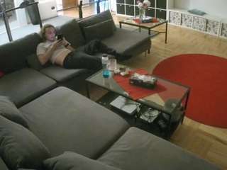 voyeurcam-julmodels-living-3