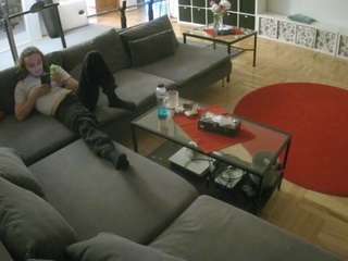 voyeurcam-julmodels-living-3 webcam