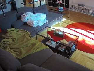 voyeurcam-julmodels-living-3 webcam