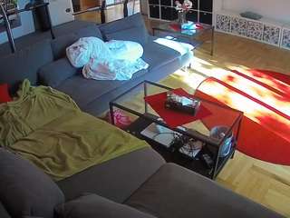 voyeurcam-julmodels-living-3 webcam