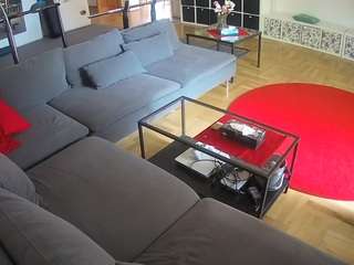 le modèle voyeurcam-julmodels-living-3 est en webcam porno dans un show sur le site camsoda, il possède les tags suivants: amateur,flash,flashing,hidden,hidden cam,julmodels-house,pov,sexwebcam,voyeur,hd