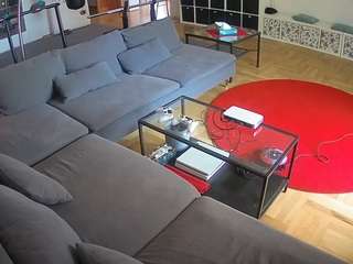 voyeurcam-julmodels-living-3