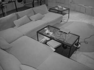 voyeurcam-julmodels-living-3 webcam