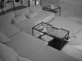 voyeurcam-julmodels-living-3 webcam