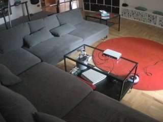 voyeurcam-julmodels-living-3 webcam