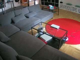 voyeurcam-julmodels-living-3 webcam