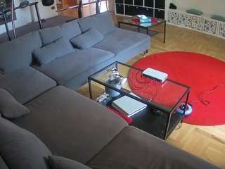 voyeurcam-julmodels-living-3 webcam