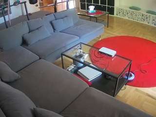 voyeurcam-julmodels-living-3