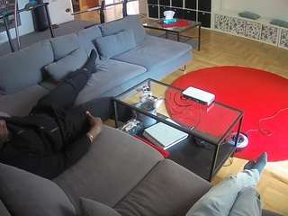 voyeurcam-julmodels-living-3