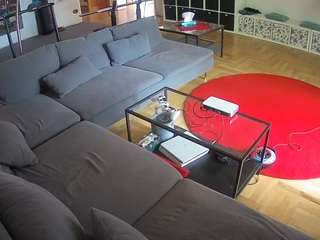 voyeurcam-julmodels-living-3
