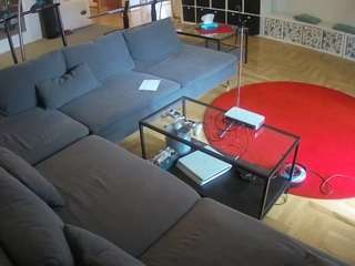 Эта модель сейчас онлайн. voyeurcam-julmodels-living-3