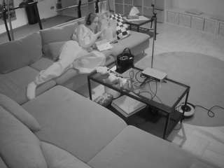 voyeurcam-julmodels-living-3