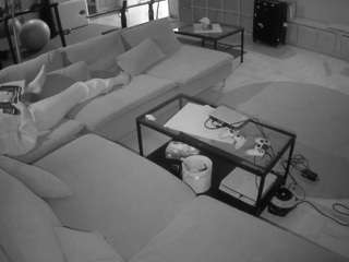 voyeurcam-julmodels-living-3