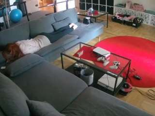 voyeurcam-julmodels-living-3