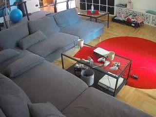 voyeurcam-julmodels-living-3