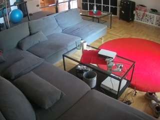 voyeurcam-julmodels-living-3