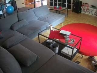 voyeurcam-julmodels-living-3