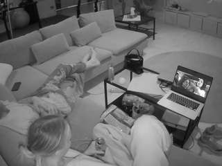 voyeurcam-julmodels-living-3
