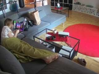 voyeurcam-julmodels-living-3