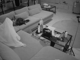 voyeurcam-julmodels-living-3